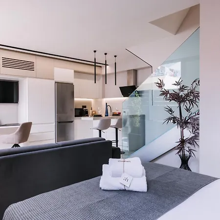 Arena & Cielo By Airnest *