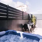 Arena & Cielo By Airnest Apartment *