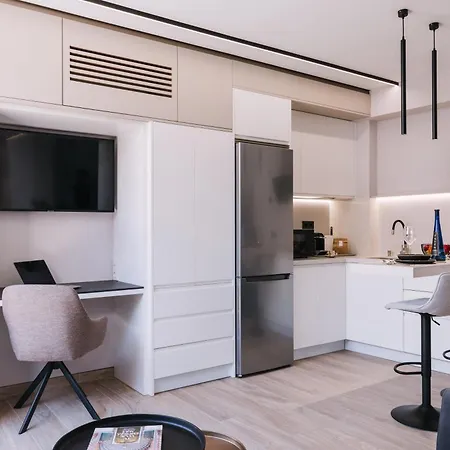 Arena & Cielo By Airnest Apartament