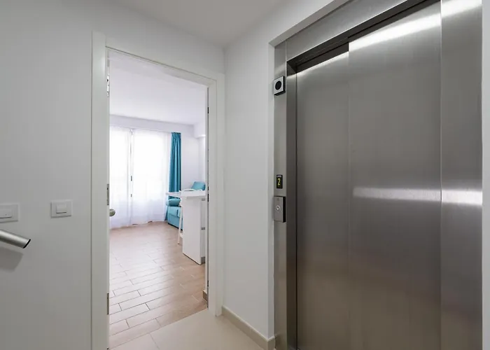 Arena & Cielo By Airnest *