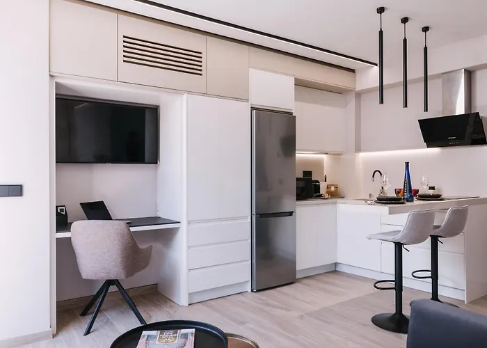 Arena & Cielo By Airnest Apartament